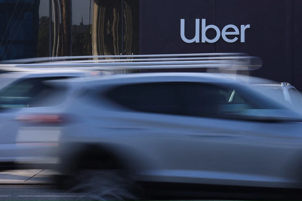 E-hailing services say official recognition can risk driver safety