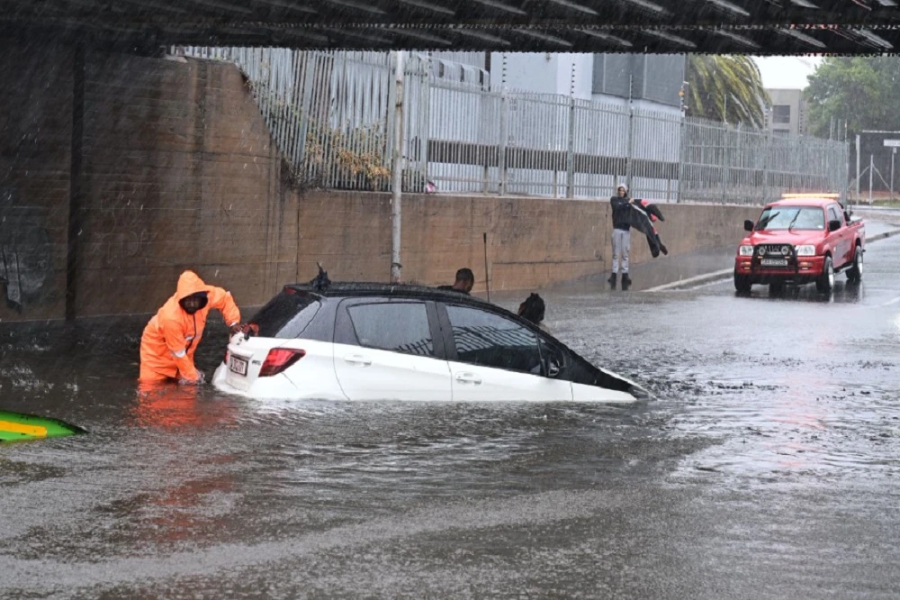 Disaster management teams in Cape to work through the night: Mayor