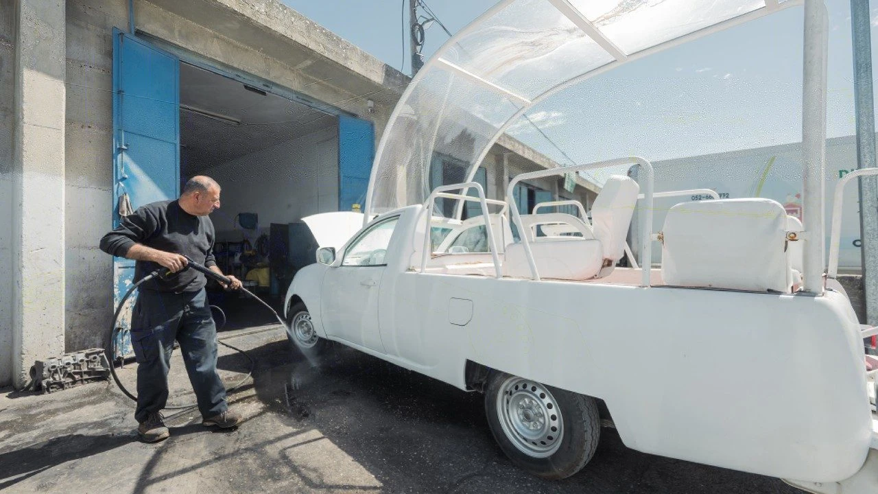 Pope’s popemobile set to become health clinic for Gaza children