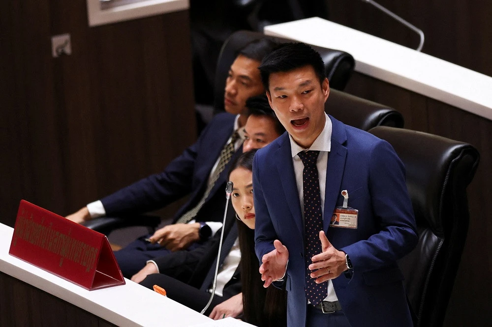 Thai parliament to vote on new PM, as Thaksin jets off amid chaos