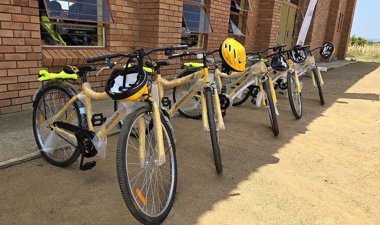 Gauteng MEC promotes cycling with school bicycle initiative