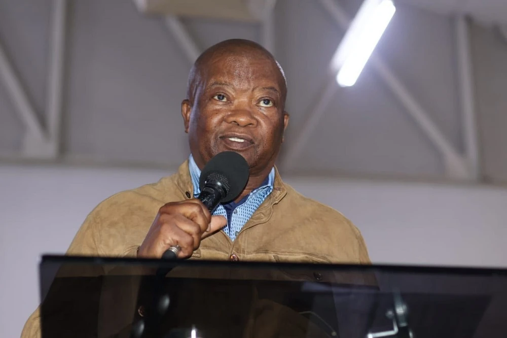 Holomisa describes new US ambassador as strategic leader