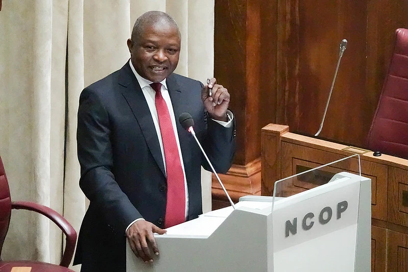 Mabuza warns against racialisation of problems at Eskom