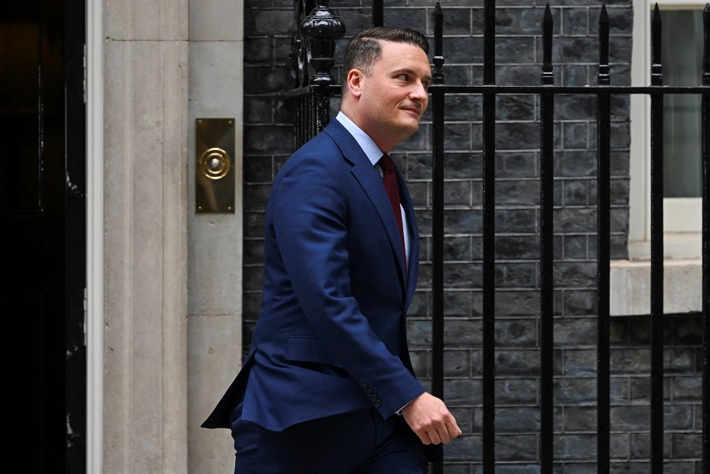 UK health minister Streeting at Downing St for short meeting with PM