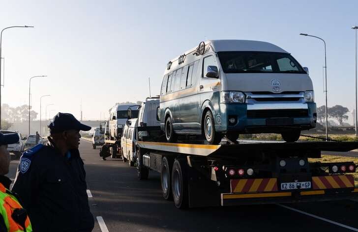 KZN Police Commissioner meets with taxi operators over permits