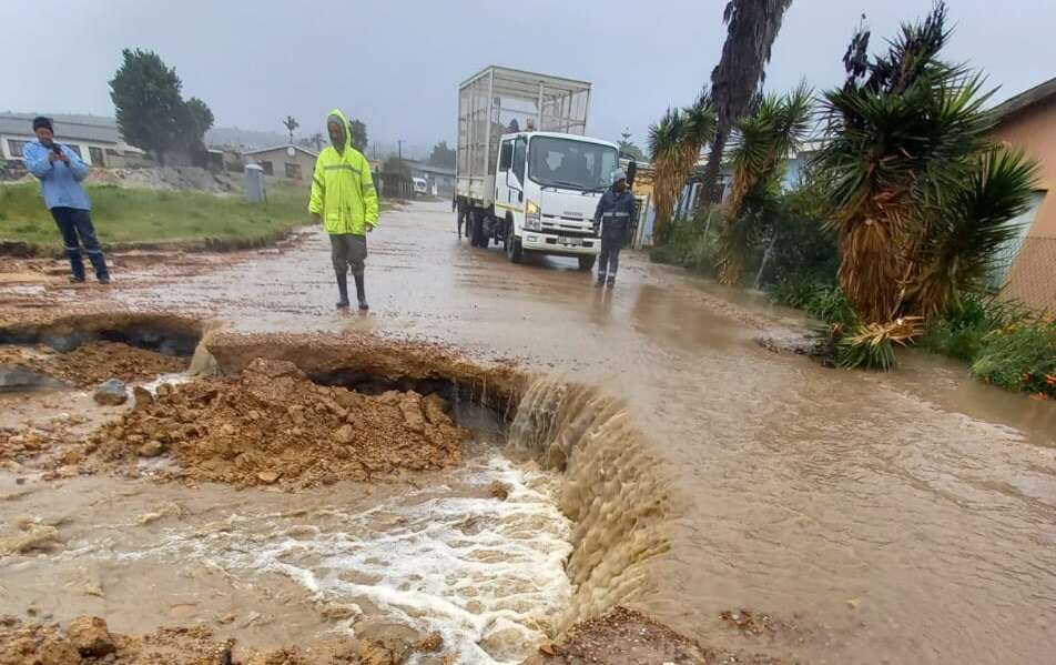 Cape Town taxi driver swept away in river following heavy rainfall