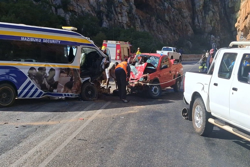 One dead, two others injured in head-on collision outside Lebowakgomo