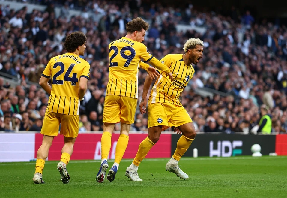 Brighton’s Rutter denies Spurs crucial victory with last-gasp strike
