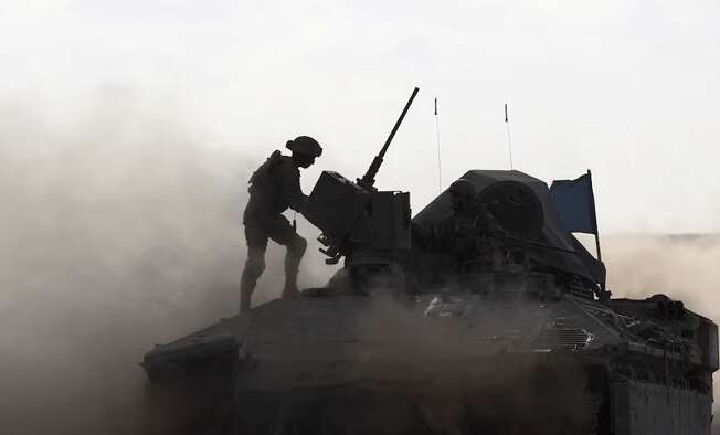 Israeli forces step up bombing of Rafah as tanks try to push west