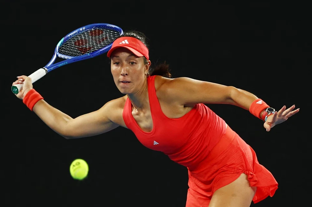 Jessica Pegula, Alexander Zverev storm into Italian Open fourth round