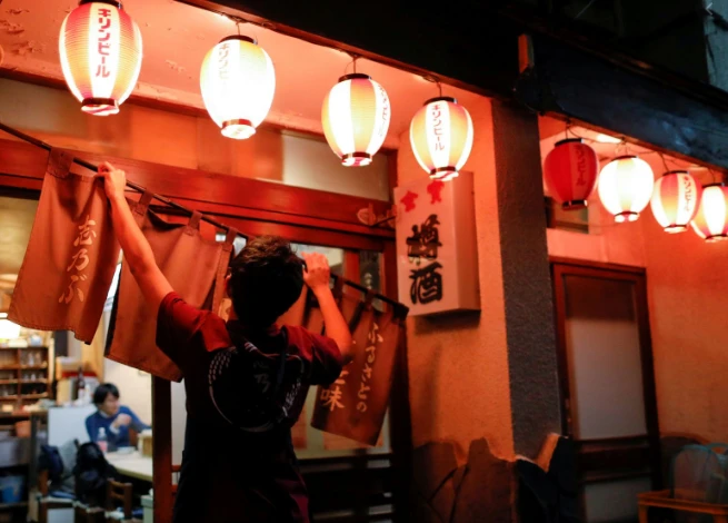 Japan government seeks to extend state of emergency to May 31