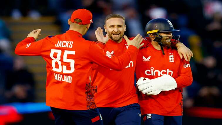 Livingstone the hero as England beat Australia to level T20 series