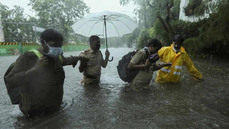Cyclone weakens slightly after landfall in western India