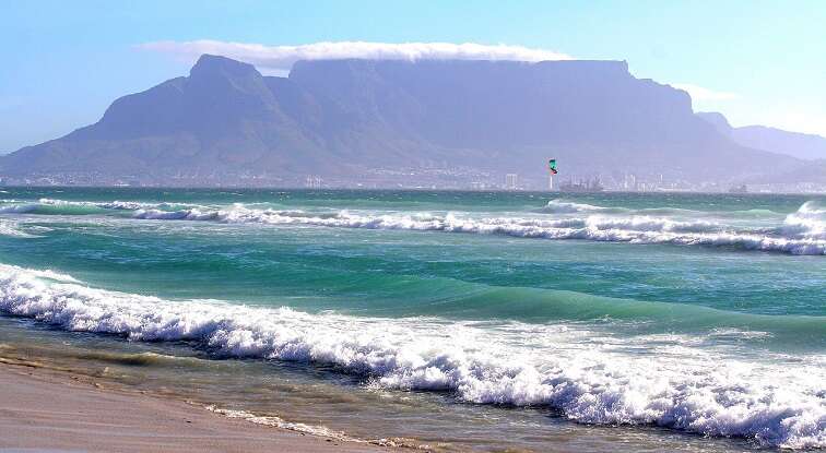 Cape Town beachgoers appreciate high police visibility