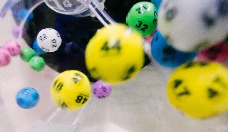 Minister grants iThuba temporary lottery licence despite court ruling