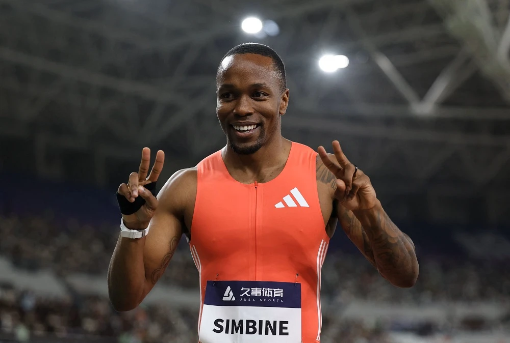 Simbine, Leotlela fly SA flag, advance to 100m semis