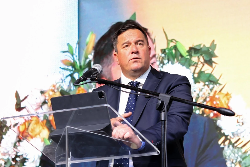 ‘Fire our ministers if you’re unhappy with DA’s stance on corruption’