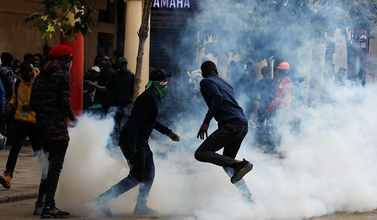 Kenyan police fire teargas to disperse protesters in Nairobi