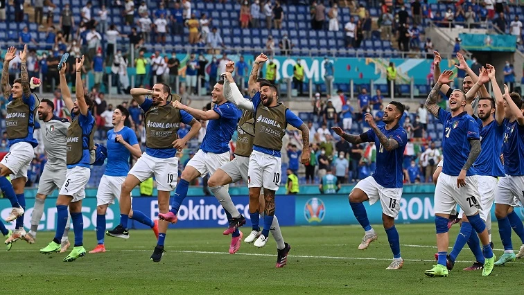 New-look Italy beat Wales as both teams advance to last 16