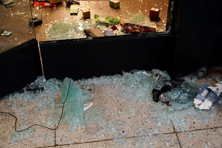 US prosecutors told to prioritize cases tied to immigration protests