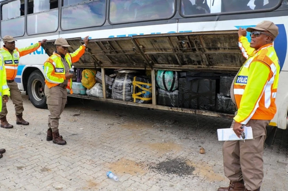 Malawi to Johannesburg bus found overloaded on N1