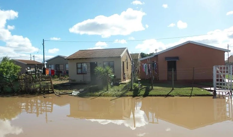 Nelson Mandela Bay on high alert as floods displace thousands