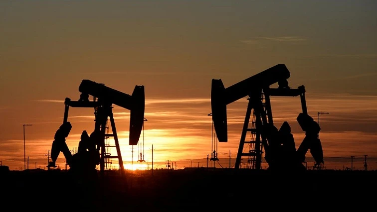 Oil prices drop as near-term demand concerns overshadow COVID-19 vaccine hopes