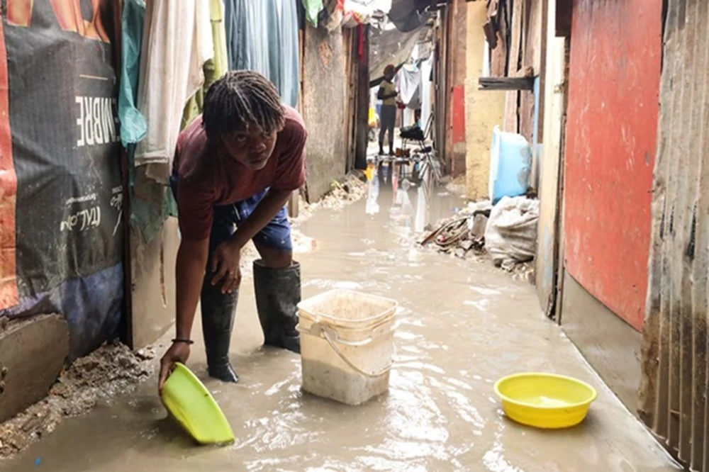 Melissa kills 25 in Haiti as hurricane batters Caribbean