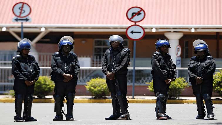 Zimbabwe police arrest opposition leader and 80 youths, says lawyer