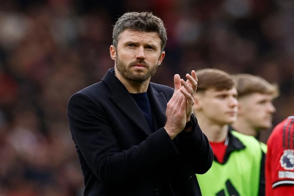 Manchester United close in on Champions League spot