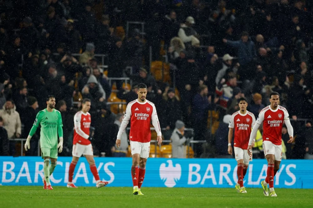 Sloppy Arsenal implode in 2-2 draw at bottom side Wolves