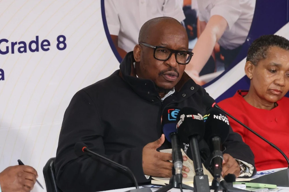 Gauteng parents urged to apply timeously for school admissions