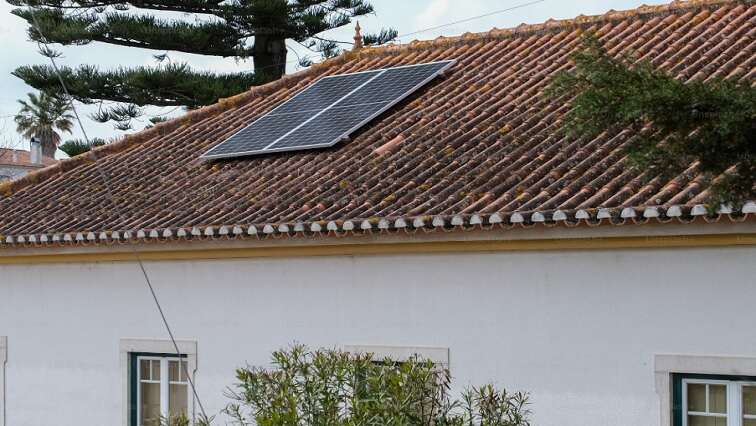 Homeowners warned of financial consequences of rooftop solar systems