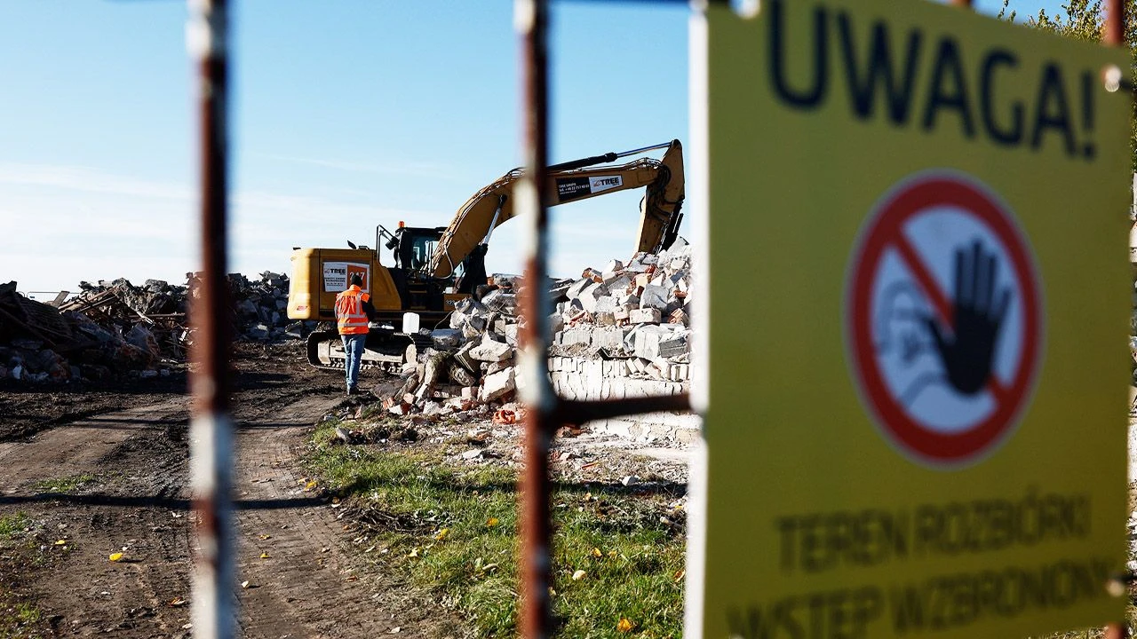 Za stary dom płacą jak za nowy. Rekordowa sprzedaż pod lotnisko CPK