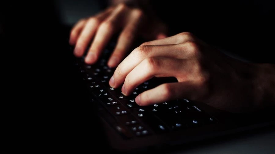Polska obiektem cyberoperacji „Ghostwriter”. Firma ekspercka potwierdza