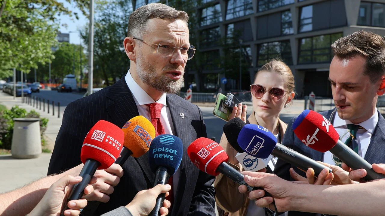 Szef kancelarii Nawrockiego w prokuraturze. Wraca wątek ślubowań w TK