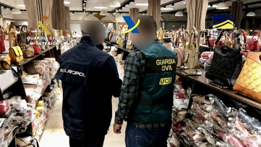 Cios w chińską mafię. Rozbito siatkę piorącą brudne pieniędze [WIDEO]