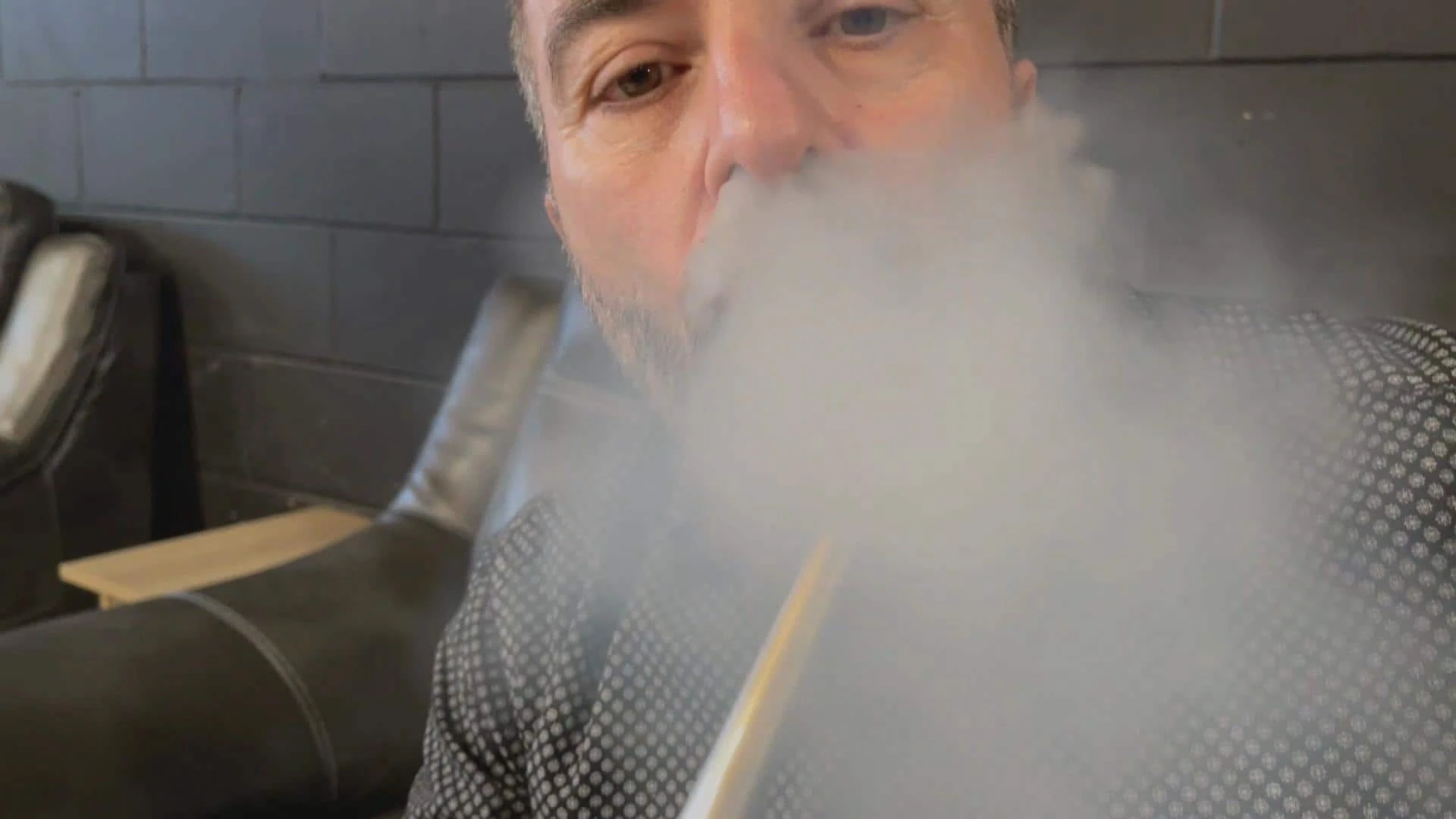 As Ottawa struggles to smoke out underground shisha bars, owners plead for understanding
