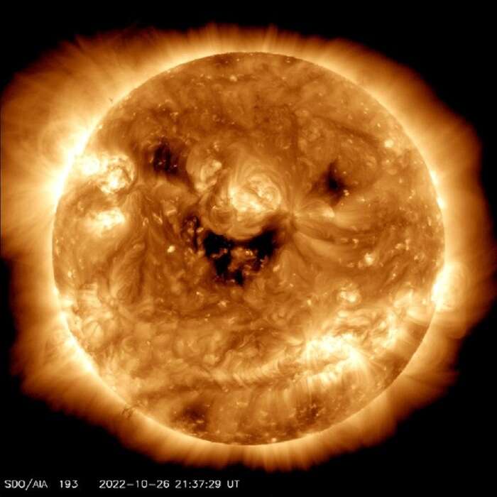 Il Sole si mette in posa, sorride al telescopio spaziale della Nasa