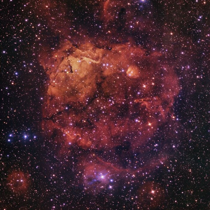 Uno Stregatto cosmico fotografato dal telescopio Vst di Inaf