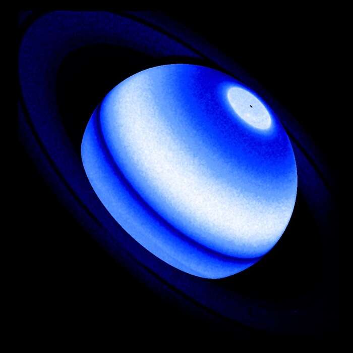 Gli anelli di Saturno scaldano l'atmosfera del pianeta