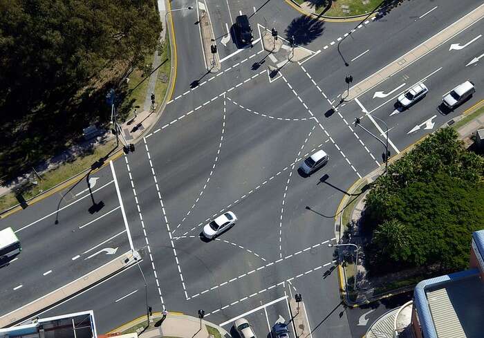 Semafori a 4 luci per agevolare traffico di veicoli autonomi