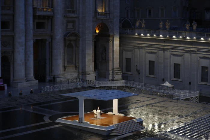 Andrà nello spazio il nanolibro con la Statio Orbis del Papa