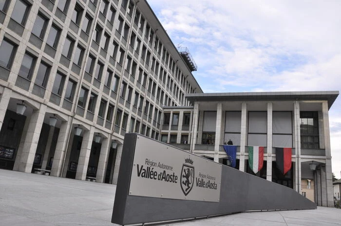 Caro energia: aiuti a imprese e famiglie, Vda stanzia 12 mln