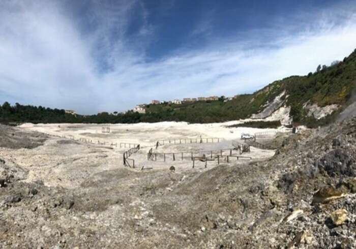 Il vulcano dei Campi Flegrei sta cambiando, la crosta è meno elastica