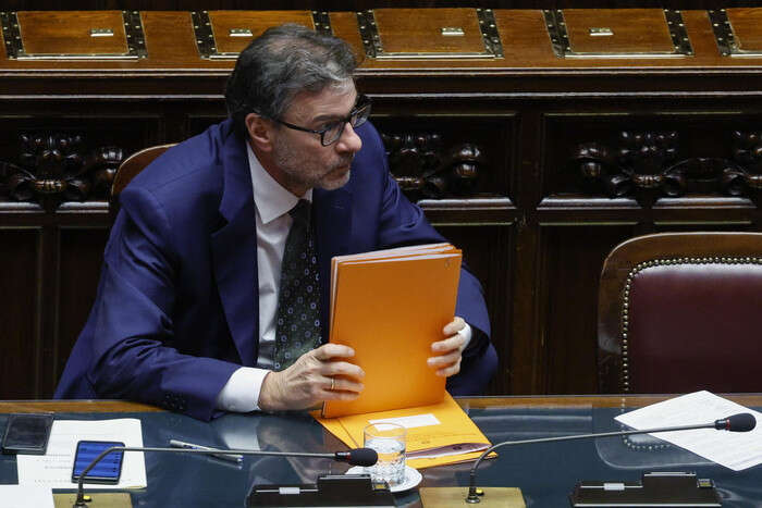 Mps: Giorgetti, azione importante in modo serio e riservato