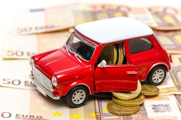 Rc auto continua ad aumentare, premio sale 6,19% in un anno