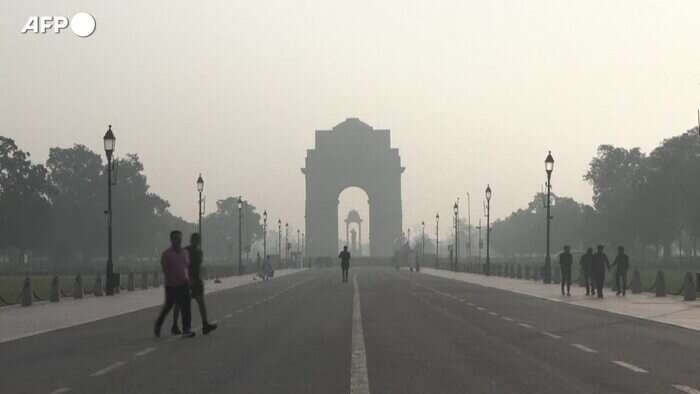 New Delhi, la Porta dell'India inghiottita dallo smog