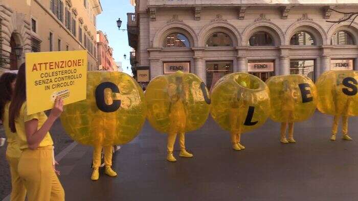 Giornata del cuore, sfere gialle a Roma per sensibilizzare sul colesterolo