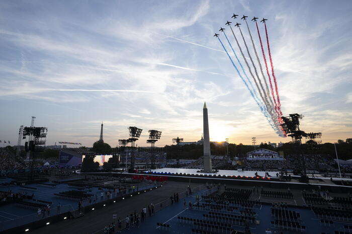 Parigi: esplode la festa per gli atleti Bleus